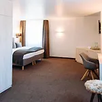Ξενοδοχείο Landhotel Potsdam 4*