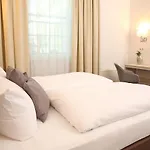 Landhotel Potsdam Ξενοδοχείο 4*