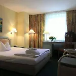 Ξενοδοχείο Landhotel Potsdam 4*