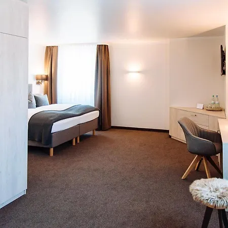 Hotel Landhotel Potsdam 4*
