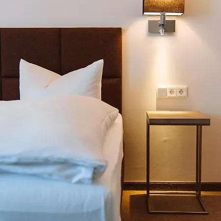 מלון Landhotel Potsdam פוטסדאם