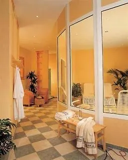 מלון Landhotel Potsdam 4*