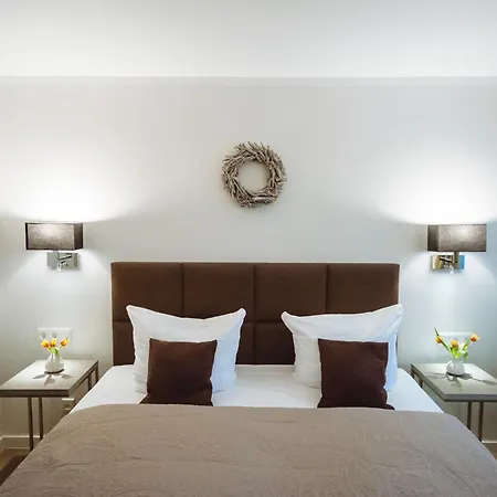 Hotel Landhotel Potsdam 4*