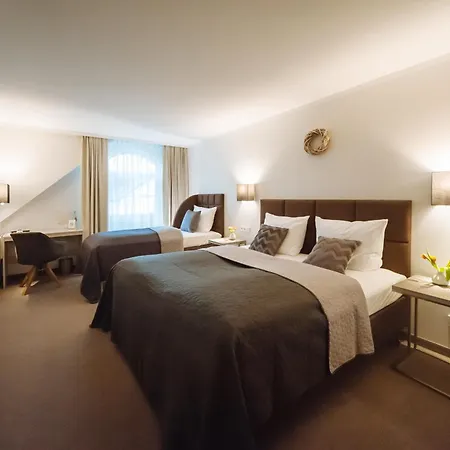 Landhotel Potsdam 4* פוטסדאם