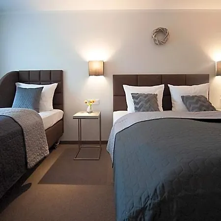 Hotel Landhotel Potsdam 4*