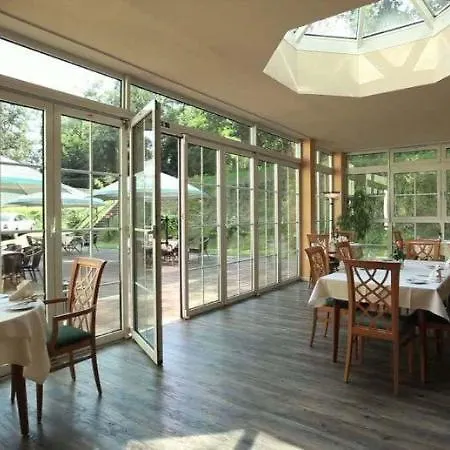 Landhotel Potsdam מלון