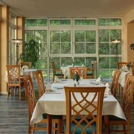 מלון Landhotel Potsdam 4*