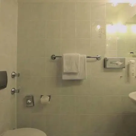 Landhotel Potsdam מלון 4*