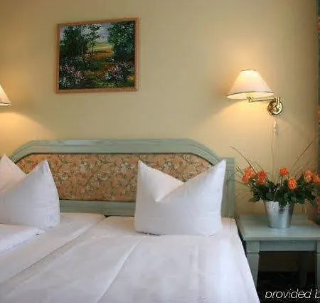 מלון Landhotel Potsdam פוטסדאם