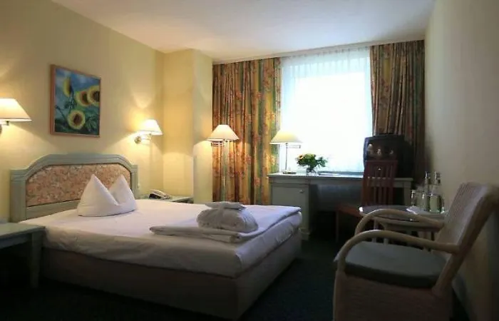 酒店 波茨坦兰德酒店 4*