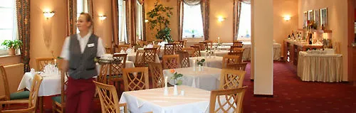 ランドホテル ポツダム 4*